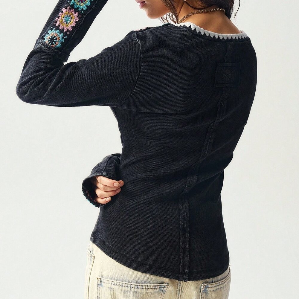 Black Casual Women's V-Neck Long Sleeve Crochet Patchwork T-Shirt - Picture 6 of 8